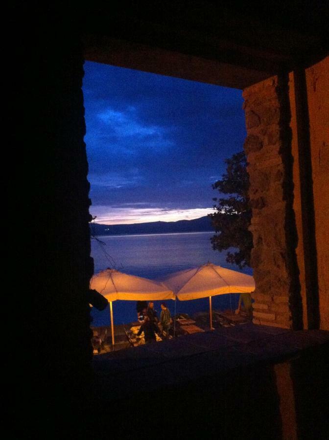 Al Vicolo Dei Pescatori Bed and Breakfast Anguillara Sabazia Exteriör bild