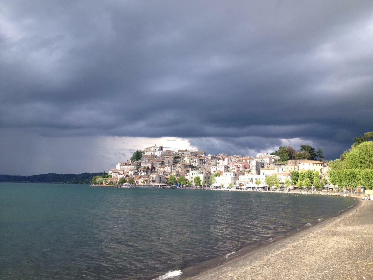 Al Vicolo Dei Pescatori Bed and Breakfast Anguillara Sabazia Exteriör bild