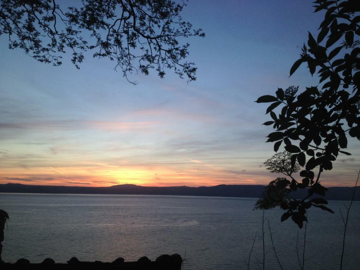 Al Vicolo Dei Pescatori Bed and Breakfast Anguillara Sabazia Exteriör bild
