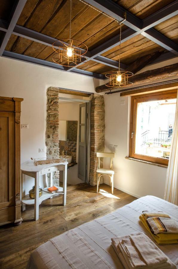 Al Vicolo Dei Pescatori Bed and Breakfast Anguillara Sabazia Exteriör bild