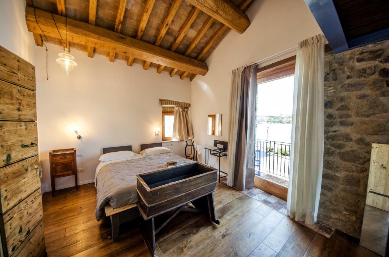 Al Vicolo Dei Pescatori Bed and Breakfast Anguillara Sabazia Exteriör bild